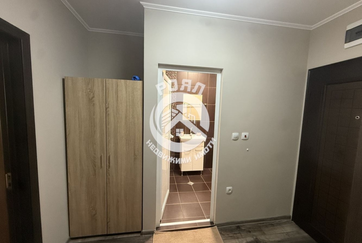 Роял имоти отдава под наем двустен апартамент, Южен, Пловдив - 0