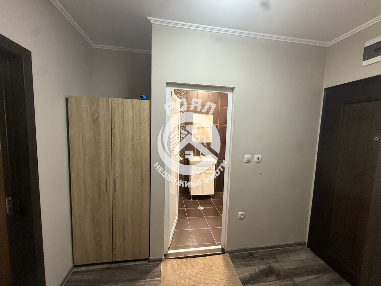 Роял имоти отдава под наем двустен апартамент, Южен, Пловдив - 0