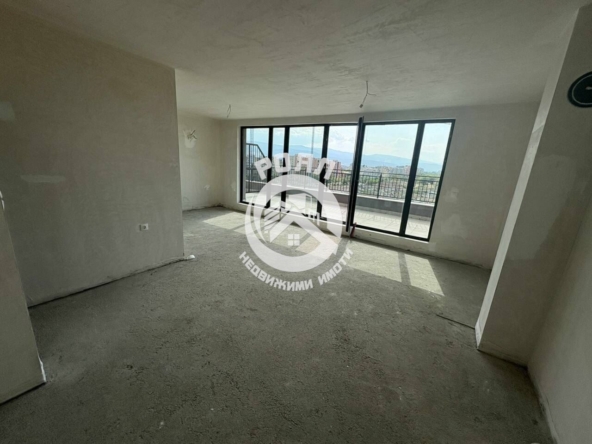 Роял имоти продава тристаен апартамент - 0