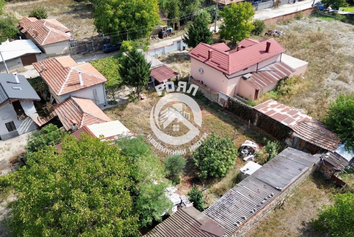 Роял Имоти продава самостоятелна къща в с.Строево - 0