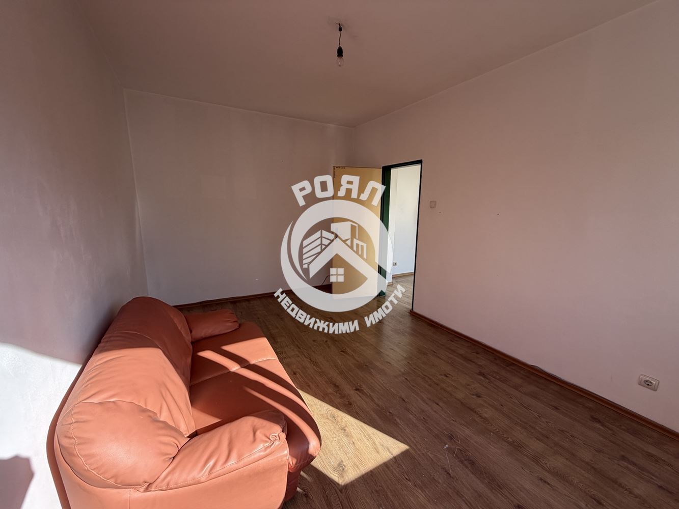 Роял Имоти продава двустаен,панелен апартамент в кв.Кършияка,гр.Пловдив - 0