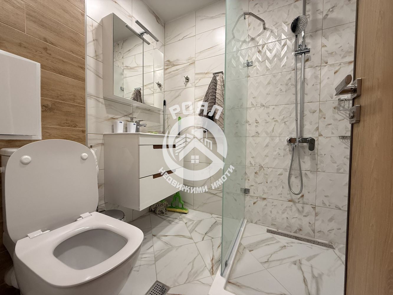 Луксозен двустаен апартамент под наем в кв. Христо Смирненски! - 0