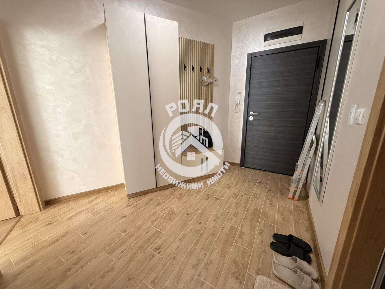 Луксозен двустаен апартамент под наем в кв. Христо Смирненски! - 0