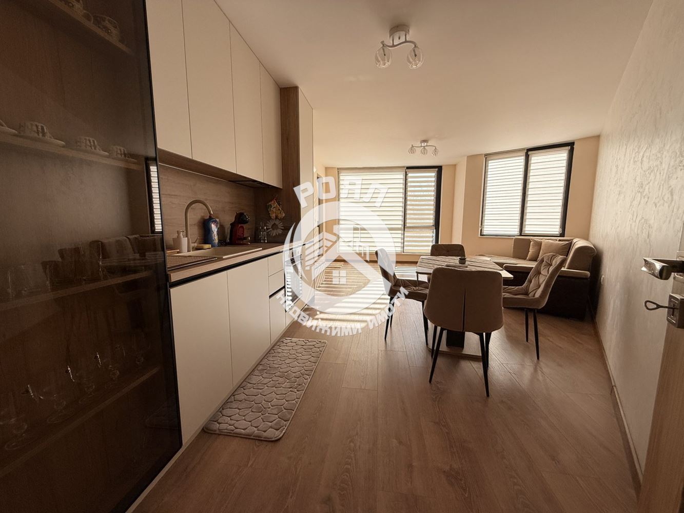 Луксозен двустаен апартамент под наем в кв. Христо Смирненски! - 0