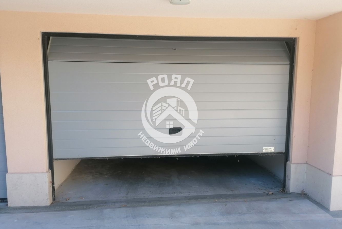 Роял имоти отдава под наем партерен гараж, Център, Пловдив - 0