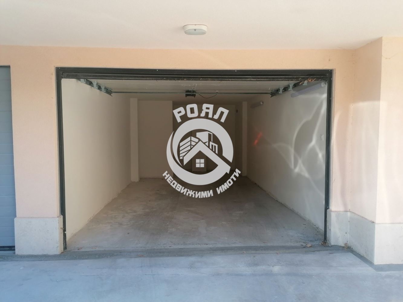 Роял имоти отдава под наем партерен гараж, Център, Пловдив - 0