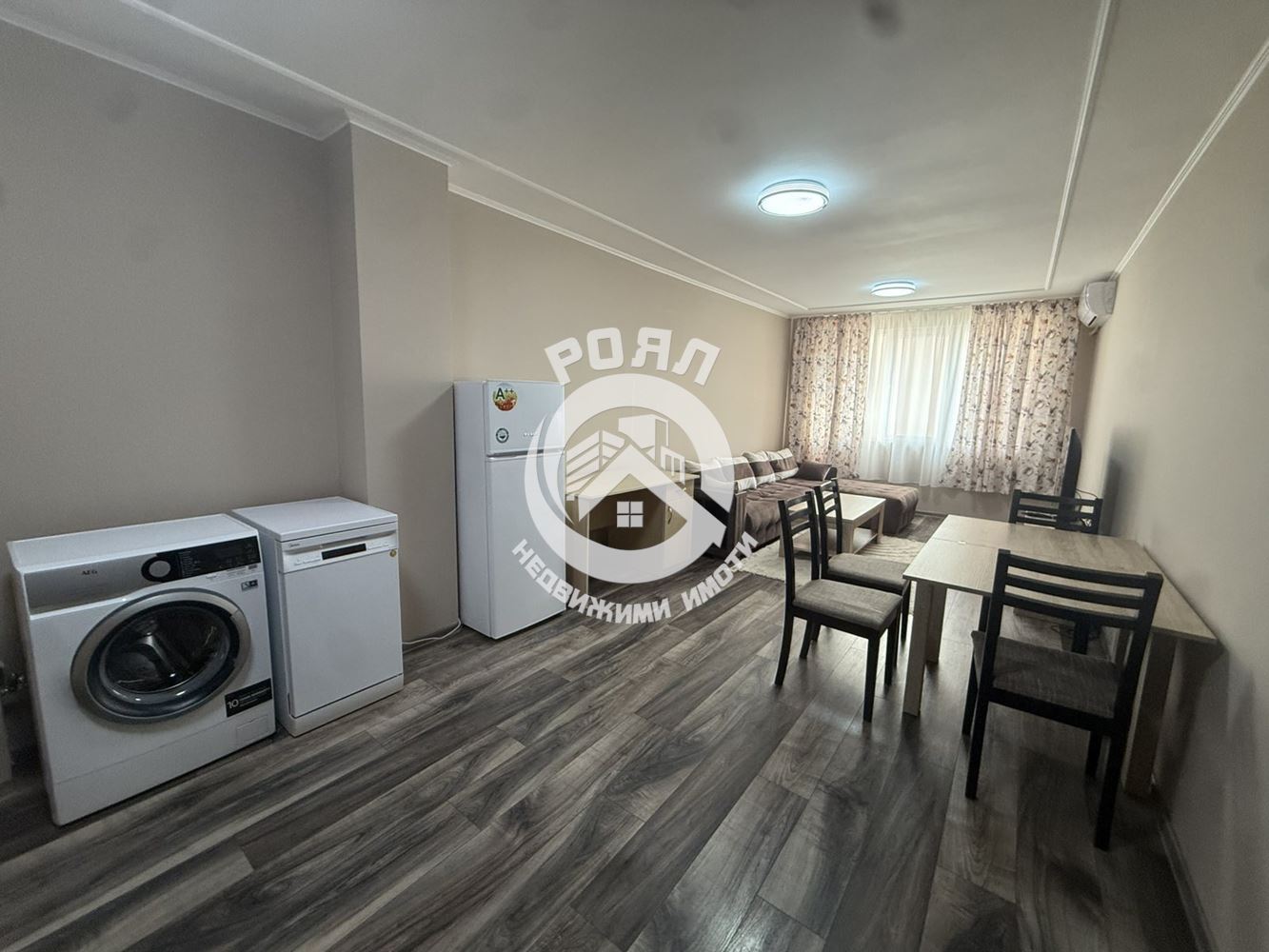 Роял имоти отдава под наем двустен апартамент, Южен, Пловдив - 0