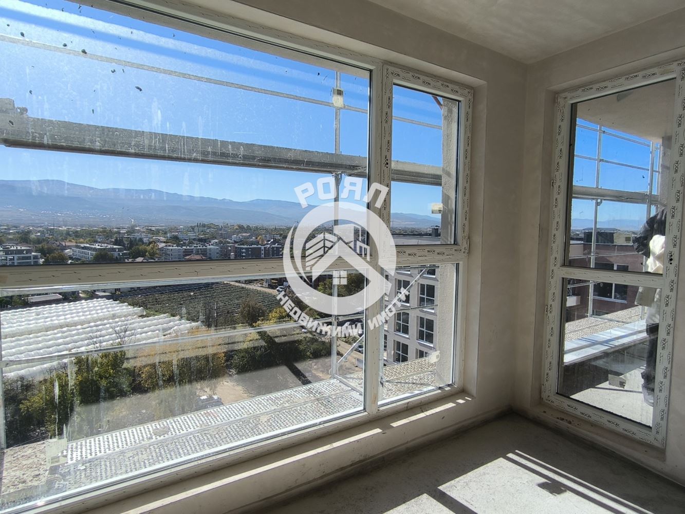 Двустаен апартамент за продажбата в Кючук Париж пред акт 16 с подземно Паркомясто - 0