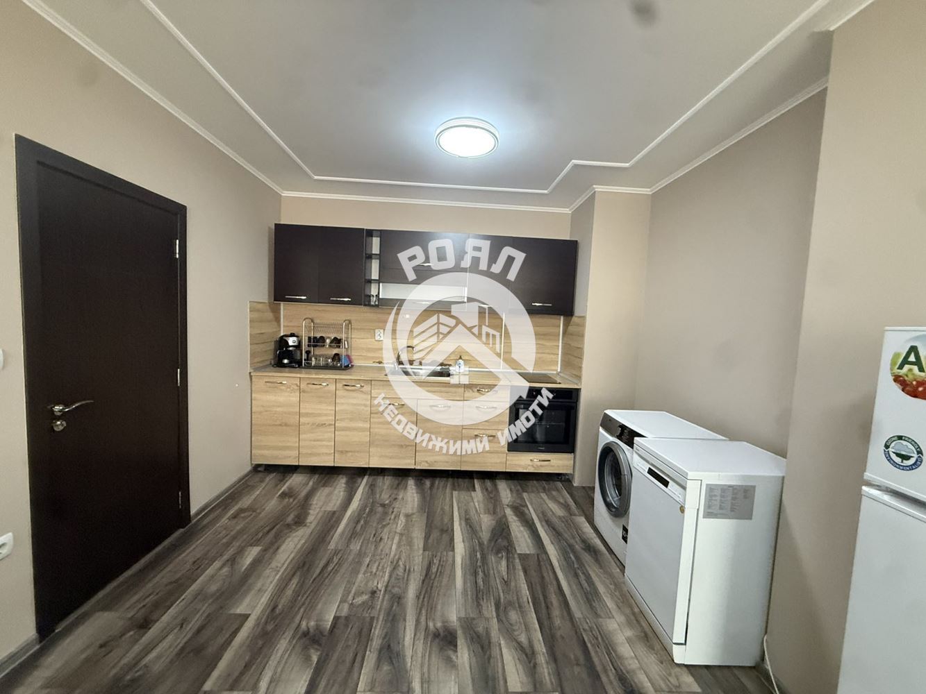 Роял имоти отдава под наем двустен апартамент, Южен, Пловдив - 0