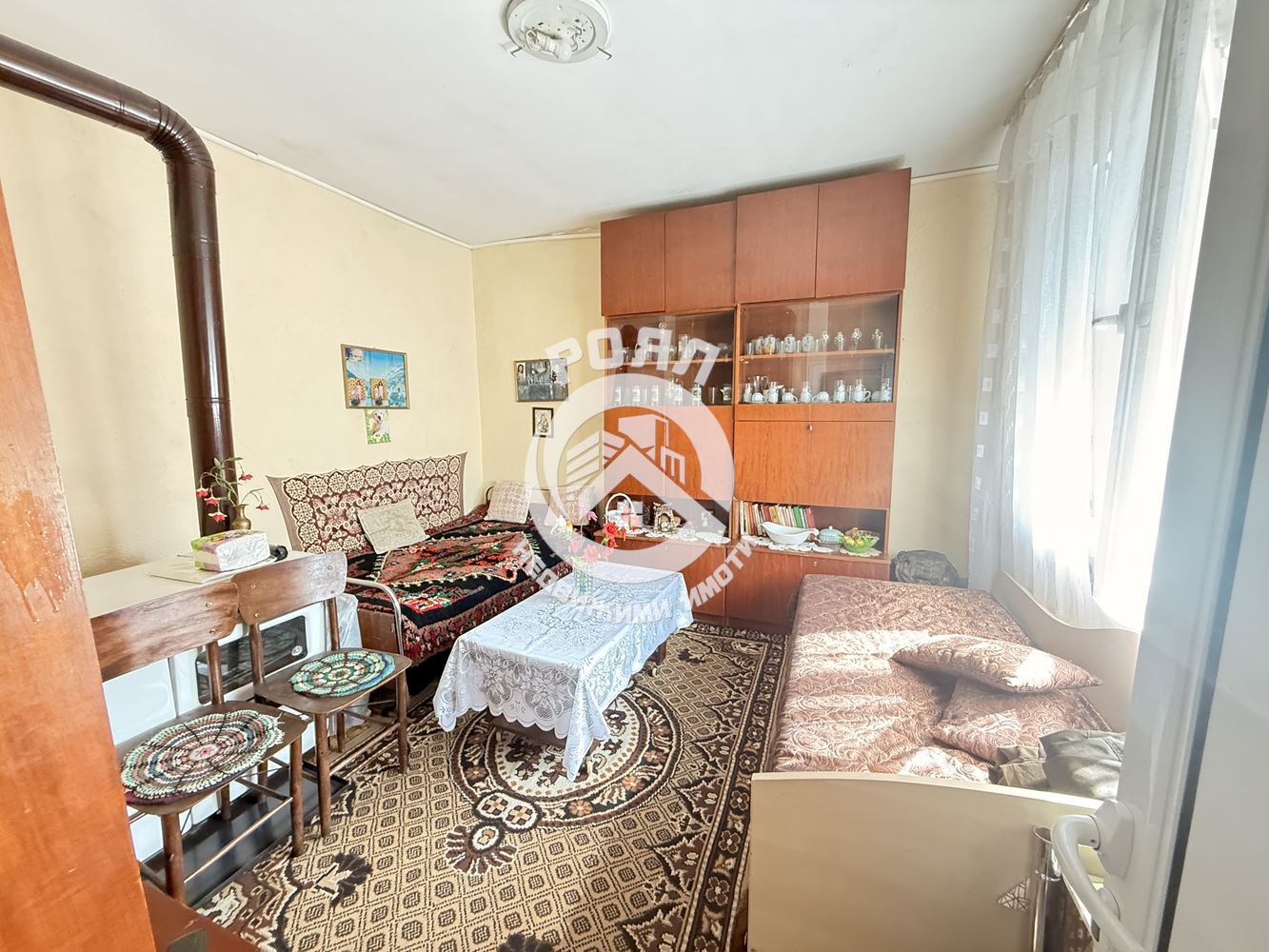 Роял имоти продава Ексклузивно самостоятелна къща с двор с.Зелениково, обл.Пловдив - 0