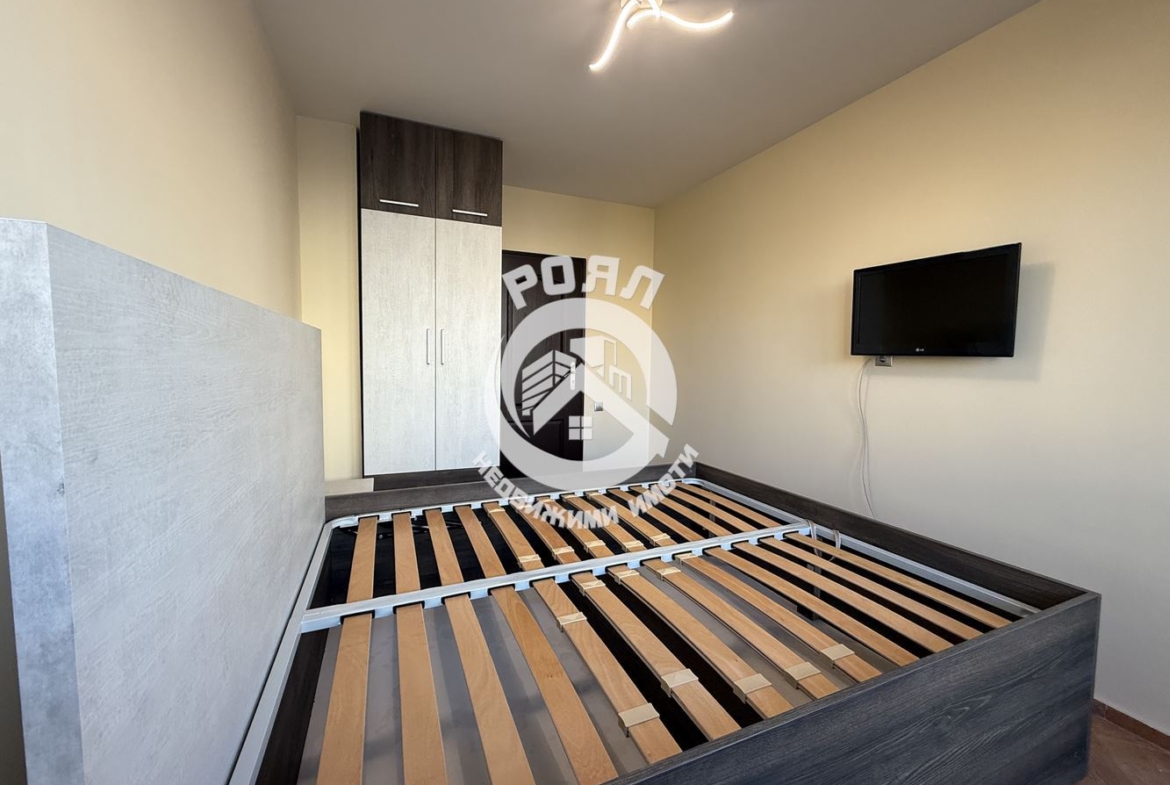 Роял имоти продава Ексклузивно тристаен апартамент, до ключ, Кючук Париж, Пловдив - 0