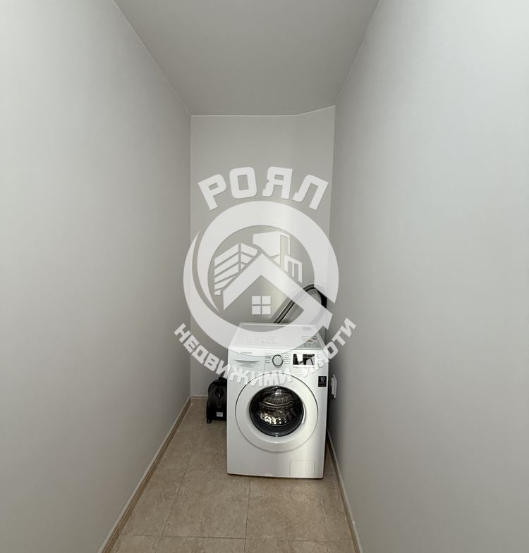 Роял имоти продава Ексклузивно тристаен апартамент, до ключ, Кючук Париж, Пловдив - 0