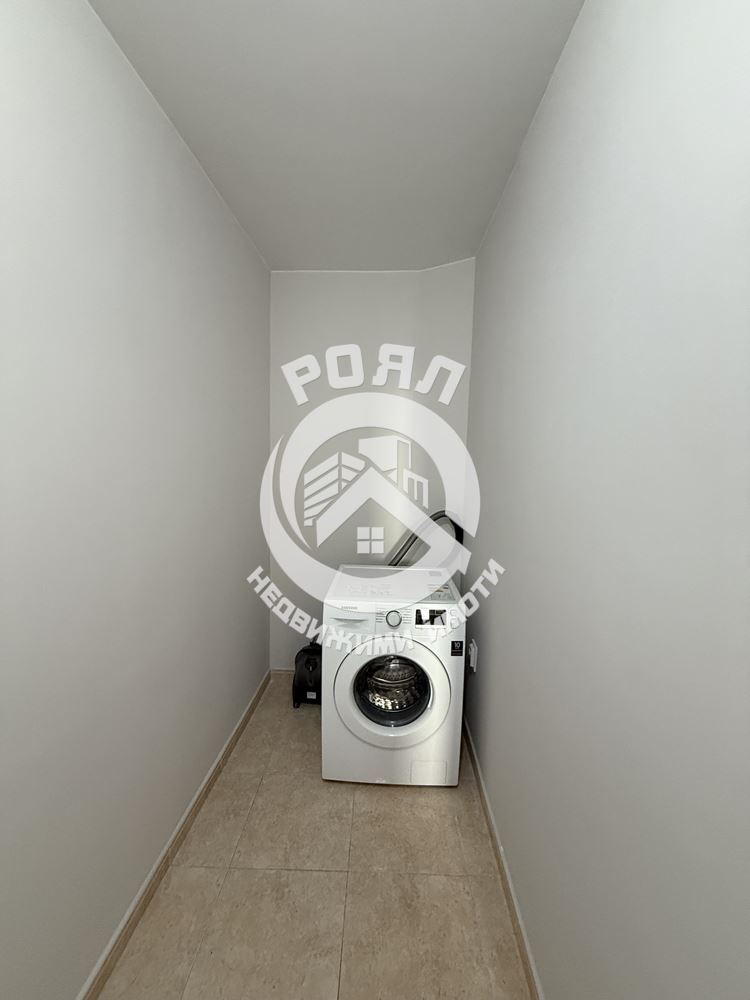 Роял имоти продава Ексклузивно тристаен апартамент, до ключ, Кючук Париж, Пловдив - 0