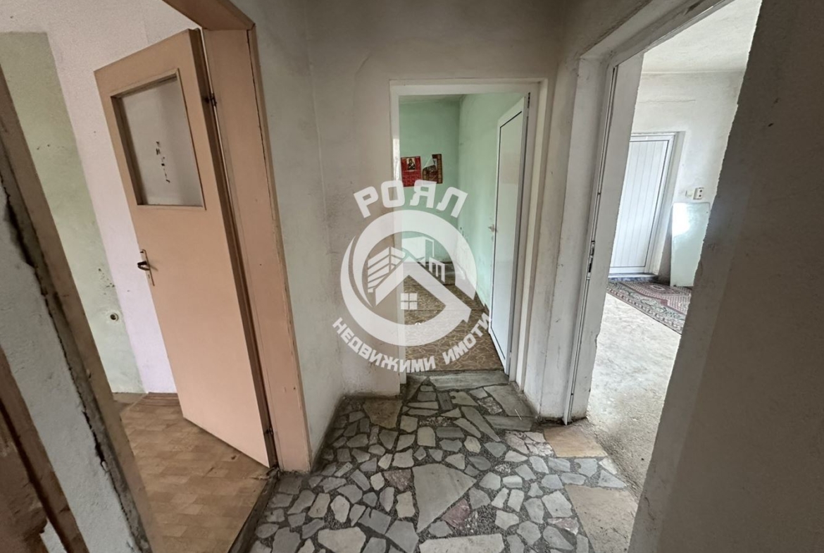 Роял Имоти продава двуетажна къща в гр.Перущица - 0