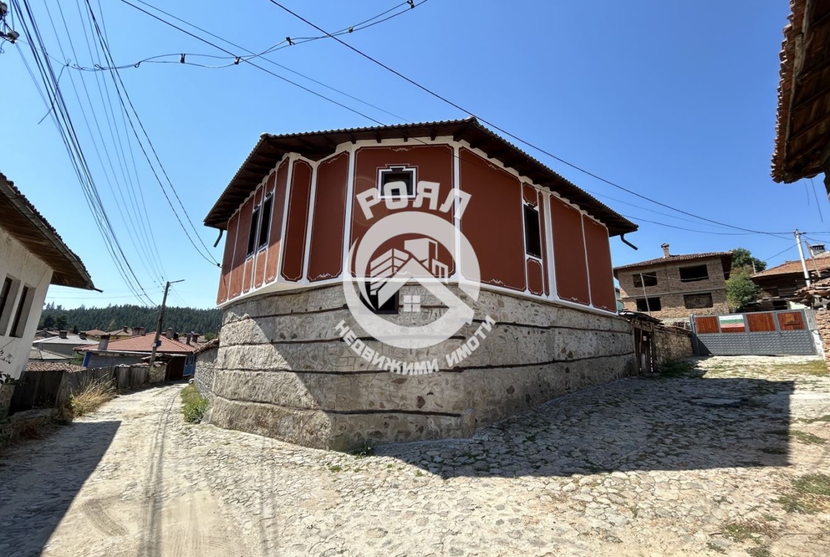 Роял Имоти продава Ексклузивно къща в гр.Копривщица - 0