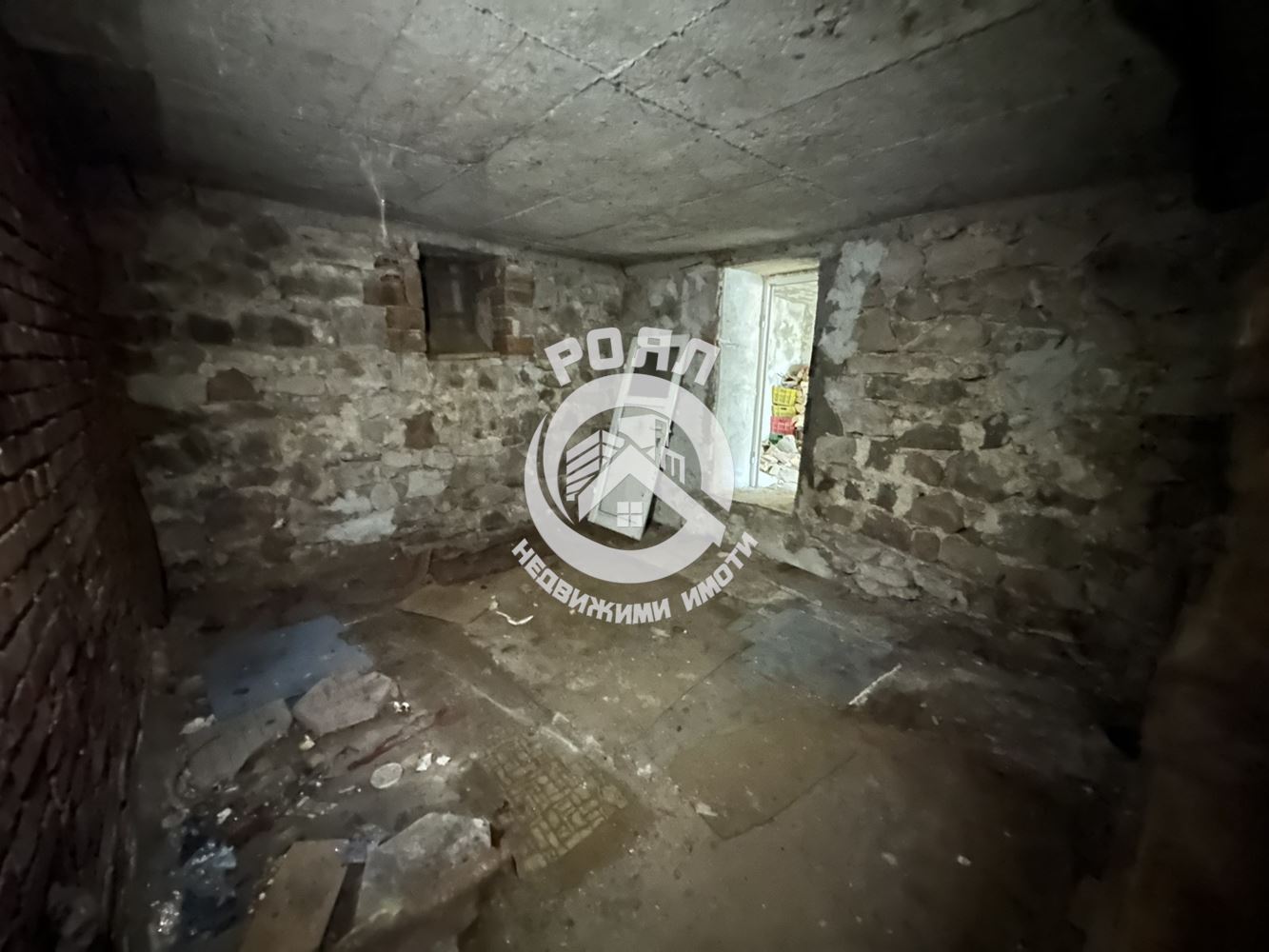 Роял Имоти продава двуетажна къща в гр.Перущица - 0