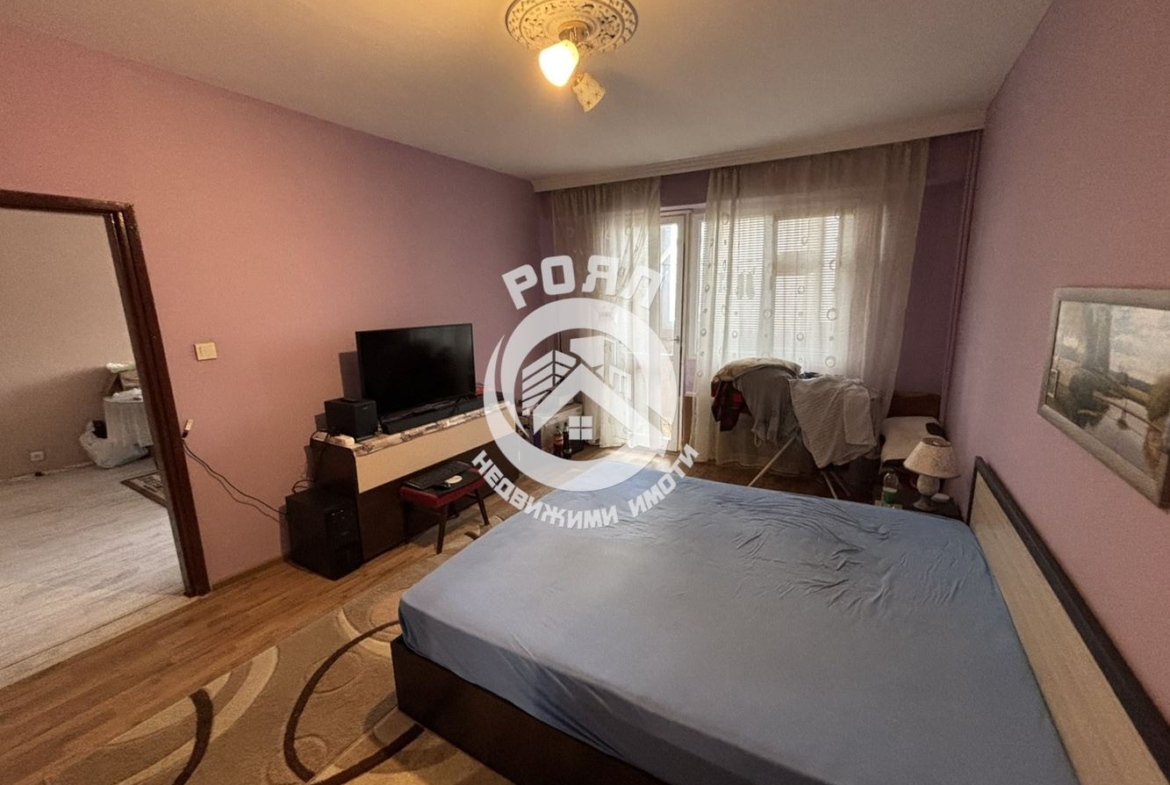 Роял имоти продава Есклузивно двустаен, обзаведен апартамент, Кючук Париж, Пловдив - 0