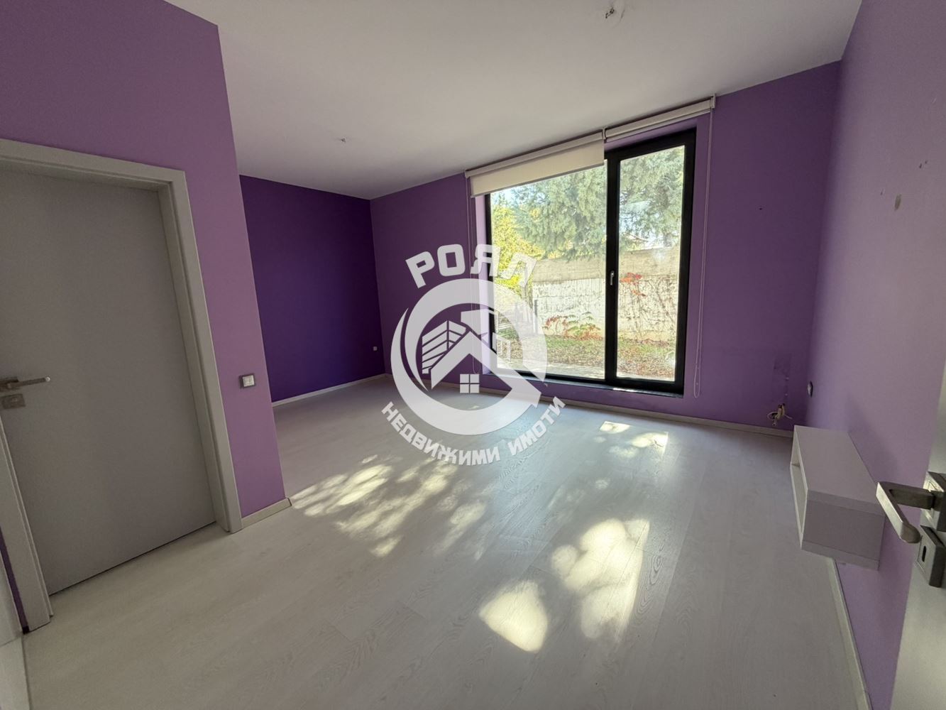 Роял имоти продава къща с двор в с. Белащица - 0