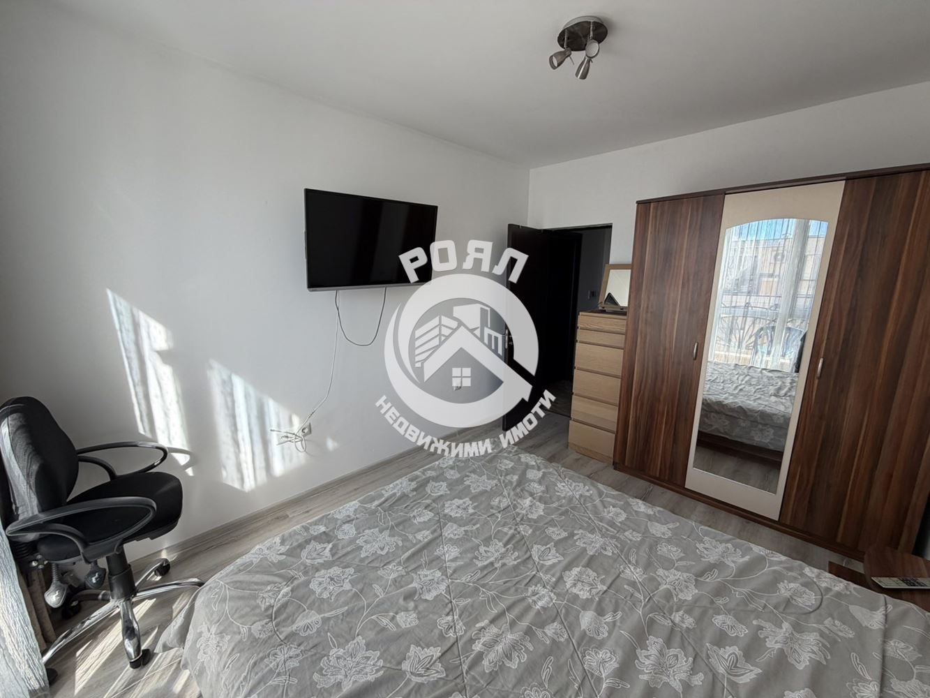 Роял имоти отдава под наем двустаен апартамент, Център, Пловдив - 0