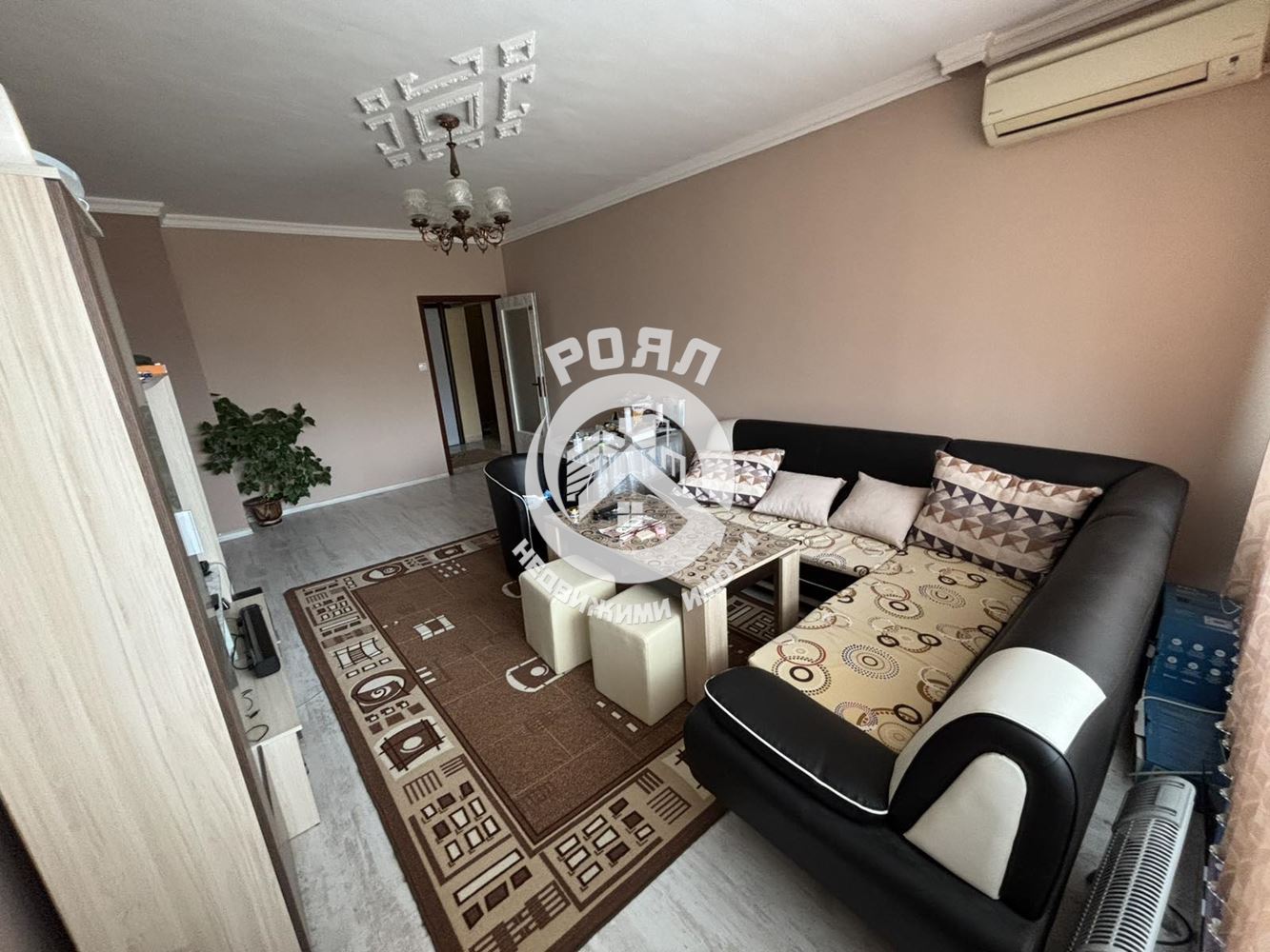 Роял имоти продава Есклузивно двустаен, обзаведен апартамент, Кючук Париж, Пловдив - 0