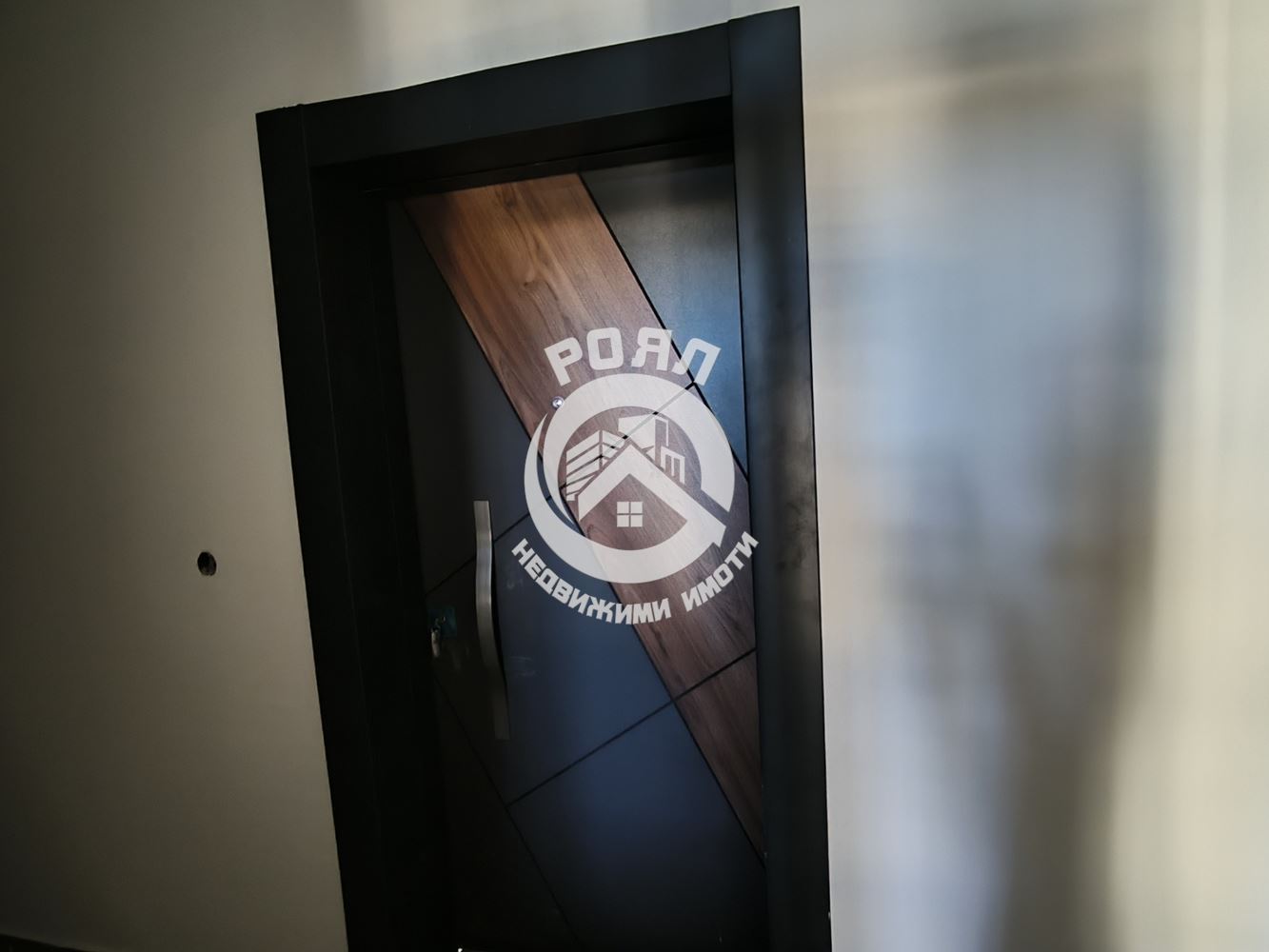 Двустаен апартамент за продажбата в Кючук Париж пред акт 16 с подземно Паркомясто - 0