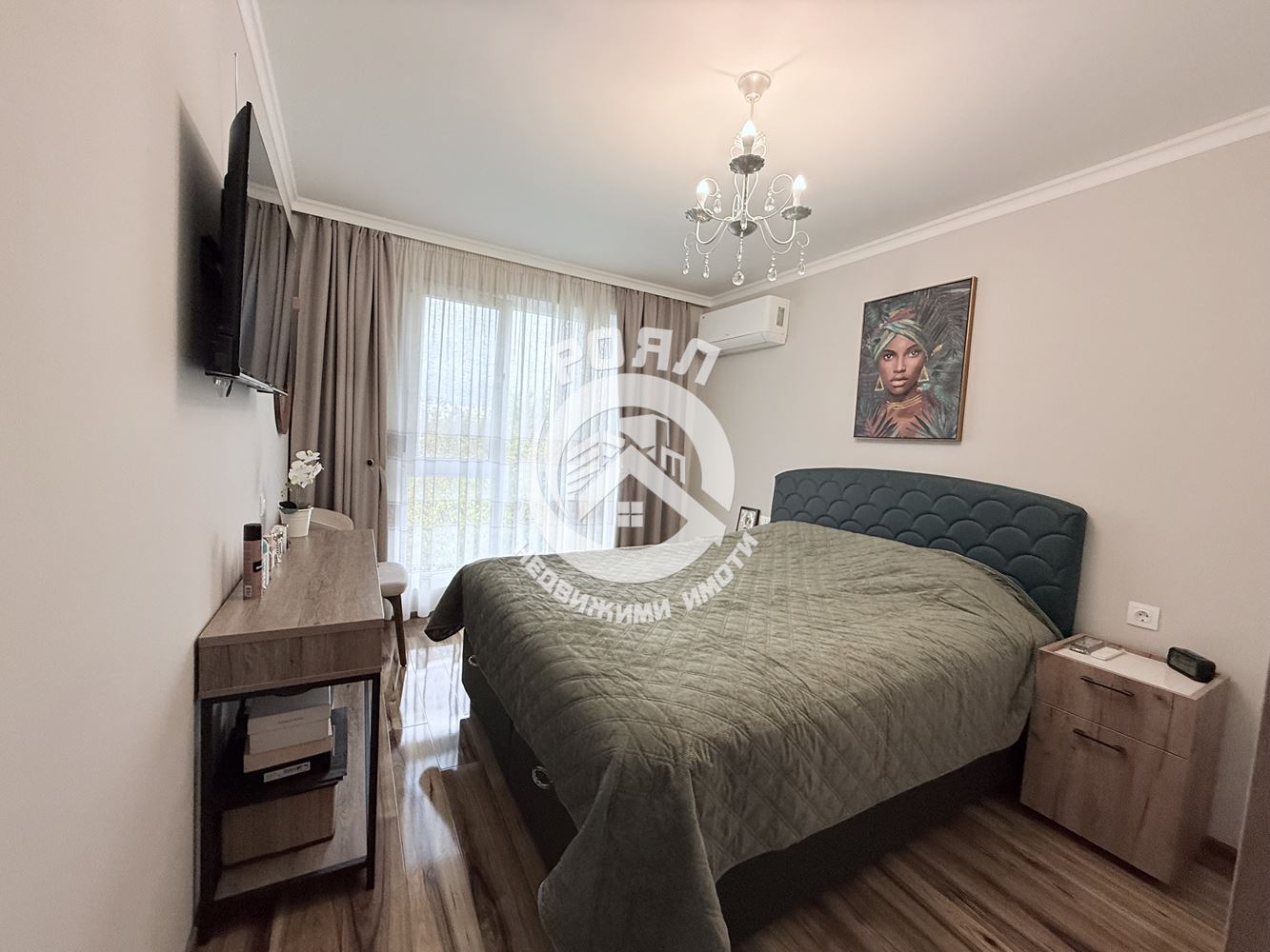 Роял имоти продава Ексклузивно тристаен, обзаведен апартамент, Остромила, Пловдив - 0