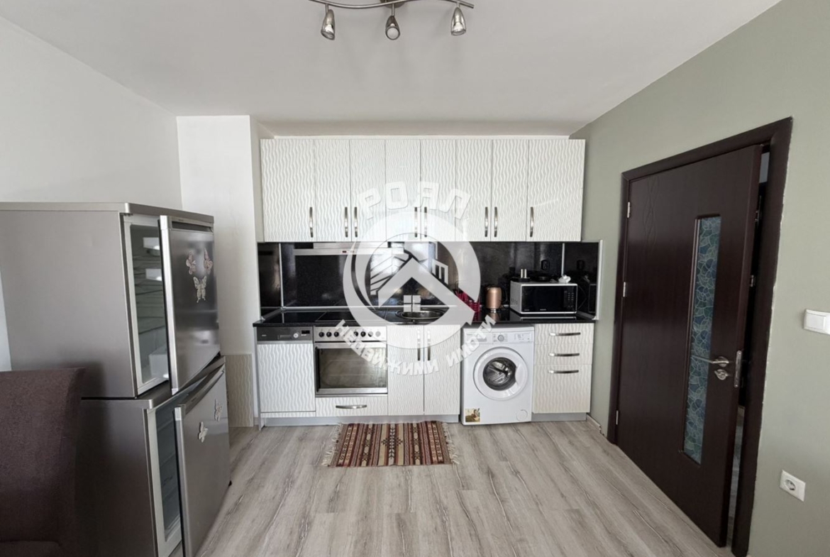 Роял имоти отдава под наем двустаен апартамент, Център, Пловдив - 0