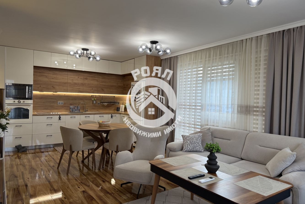 Роял имоти продава Ексклузивно тристаен, обзаведен апартамент, Остромила, Пловдив - 0