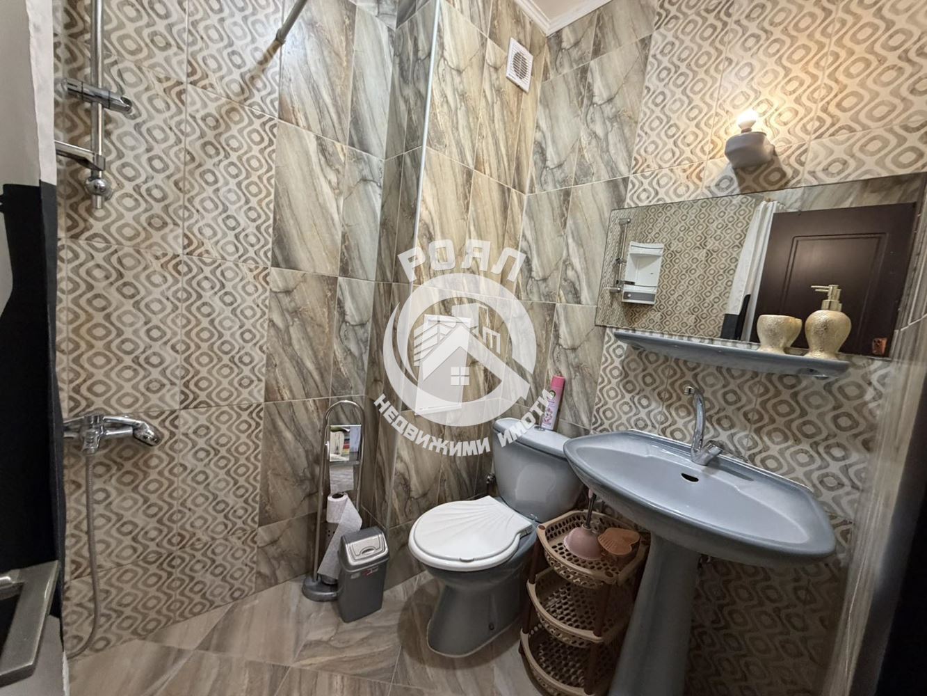 Роял имоти отдава под наем двустаен апартамент, Център, Пловдив - 0