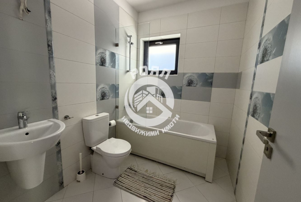 Роял имоти продава къща с двор в с. Белащица - 0