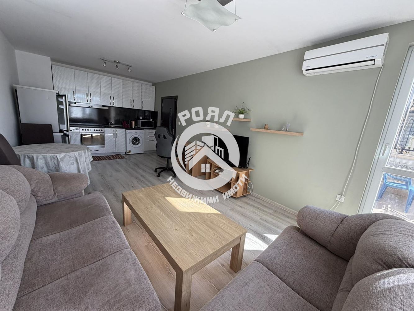 Роял имоти отдава под наем двустаен апартамент, Център, Пловдив - 0