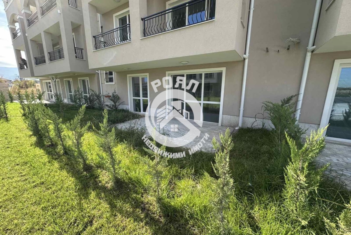 Роял Имоти продава двустаен апартамент с двор, Беломорски, Пловдив - 0