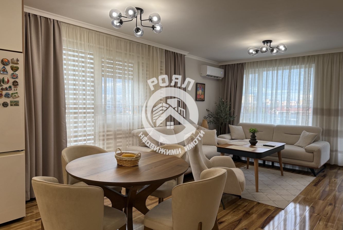 Роял имоти продава Ексклузивно тристаен, обзаведен апартамент, Остромила, Пловдив - 0