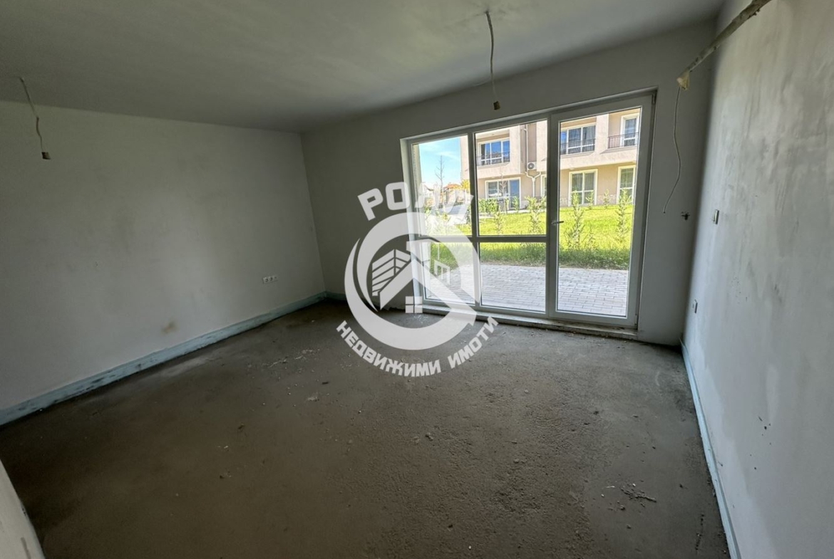 Роял Имоти продава двустаен апартамент с двор, Беломорски, Пловдив - 0