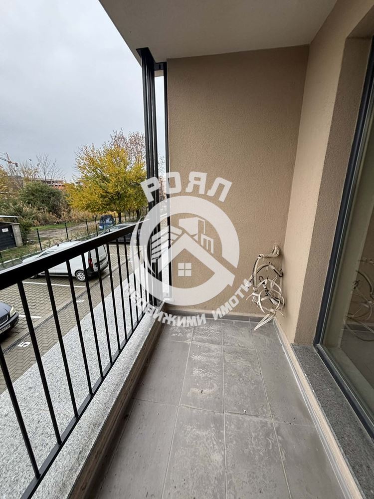 Роял Имоти продава ЕКСКЛУЗИВНО тристаен апартамент пред акт 16 в кв.Христо Смирненски - 0