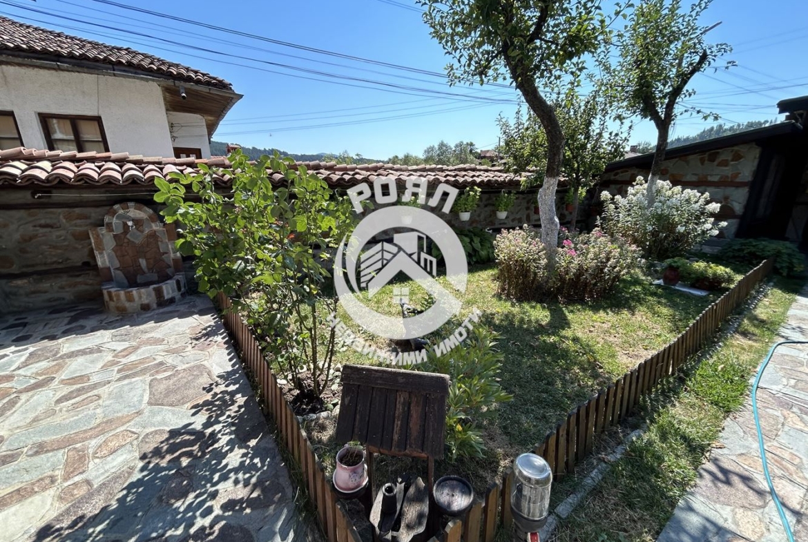 Роял Имоти продава Ексклузивно къща в гр.Копривщица - 0