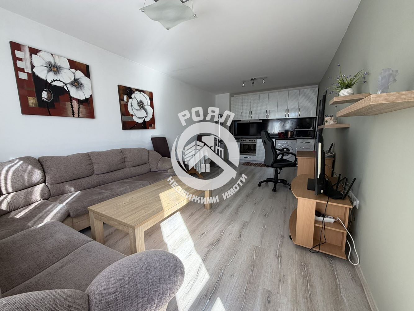 Роял имоти отдава под наем двустаен апартамент, Център, Пловдив - 0