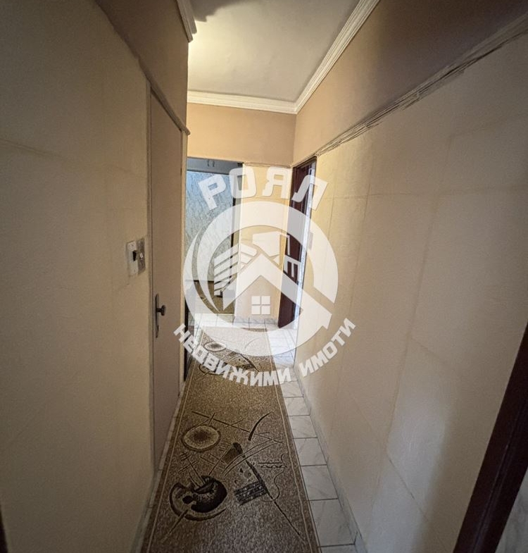 Роял имоти продава Есклузивно двустаен, обзаведен апартамент, Кючук Париж, Пловдив - 0