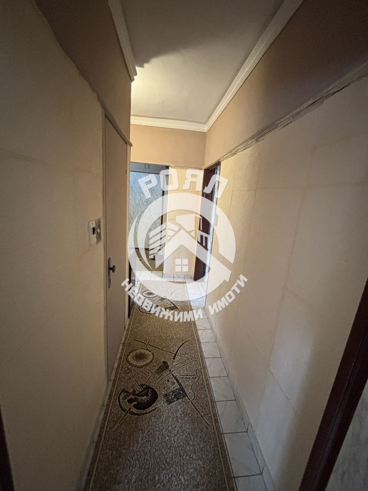 Роял имоти продава Есклузивно двустаен, обзаведен апартамент, Кючук Париж, Пловдив - 0