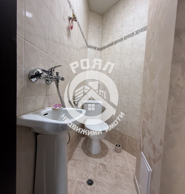 Роял имоти продава Ексклузивно тристаен апартамент, до ключ, Кючук Париж, Пловдив - 0