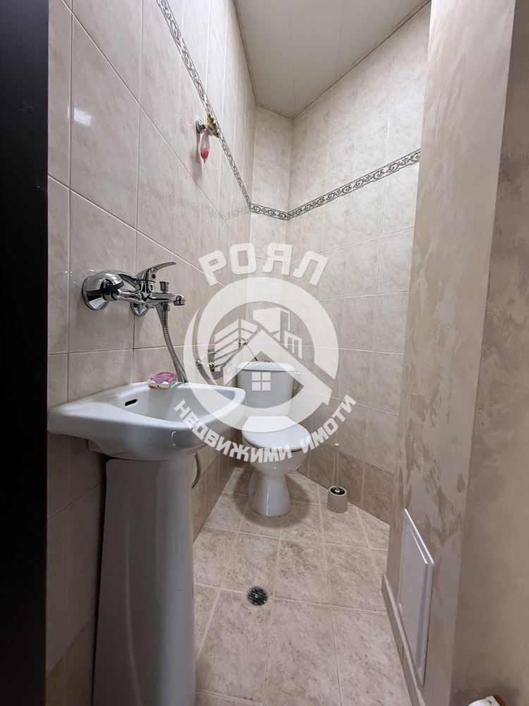 Роял имоти продава Ексклузивно тристаен апартамент, до ключ, Кючук Париж, Пловдив - 0