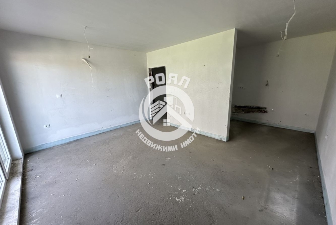 Роял Имоти продава двустаен апартамент с двор, Беломорски, Пловдив - 0