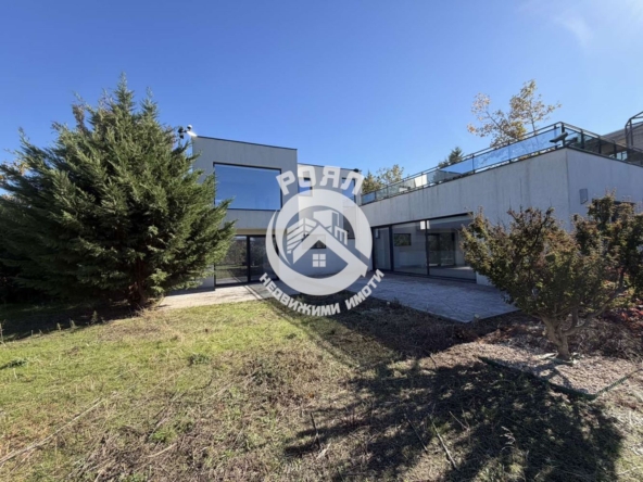 Роял имоти продава къща с двор в с. Белащица - 0