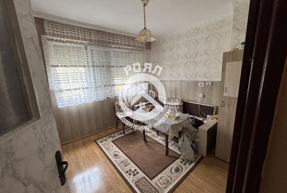 Роял имоти продава Есклузивно двустаен, обзаведен апартамент, Кючук Париж, Пловдив - 0