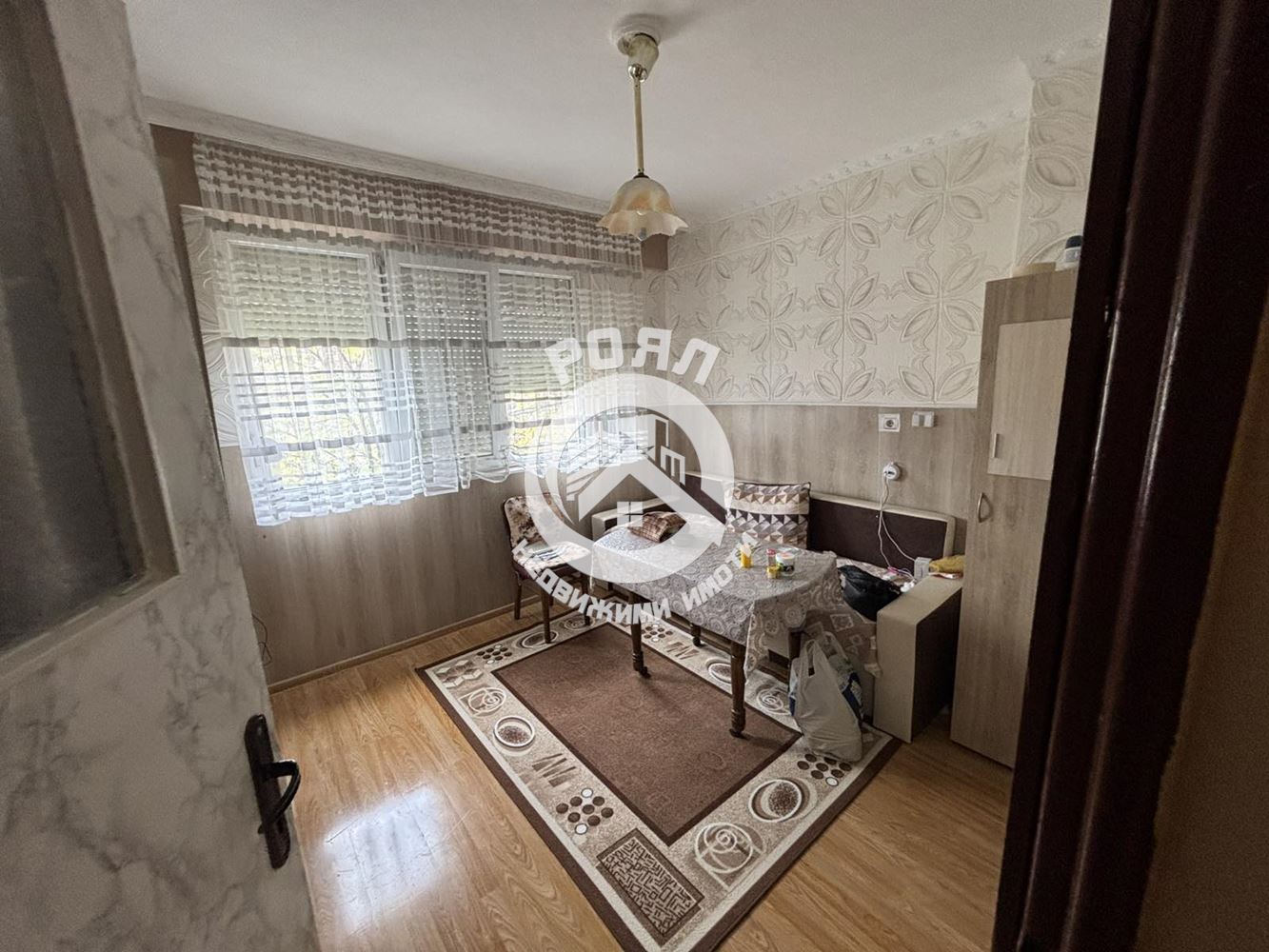 Роял имоти продава Есклузивно двустаен, обзаведен апартамент, Кючук Париж, Пловдив - 0