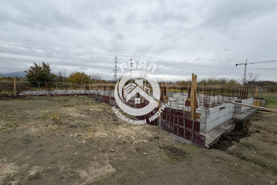 Роял Имоти продава Ексклузивно двустаен апартамент в Комплекс Платин парк - 0