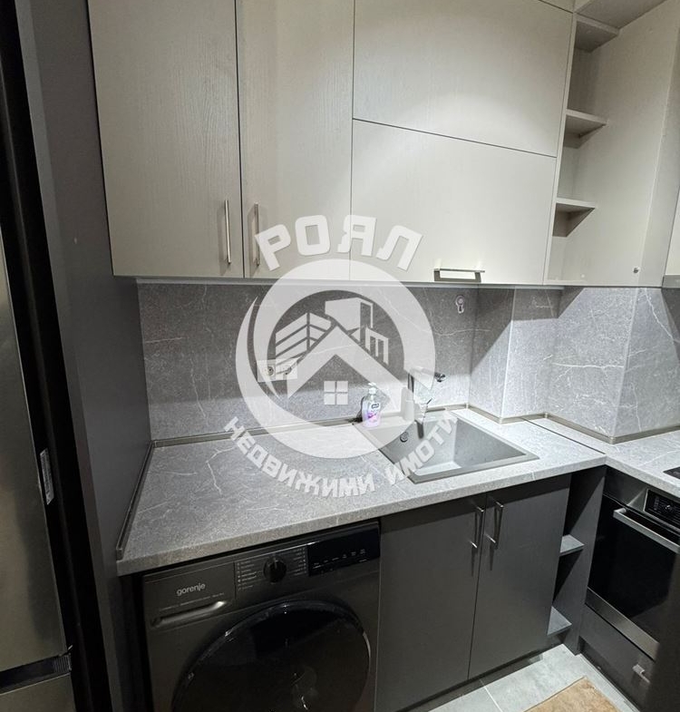 Роял Имоти продава Ексклузивно едностаен апартамент в Смирненски, Пловдив - 0