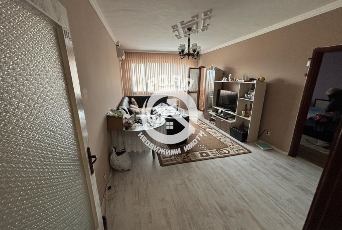 Роял имоти продава Есклузивно двустаен, обзаведен апартамент, Кючук Париж, Пловдив - 0