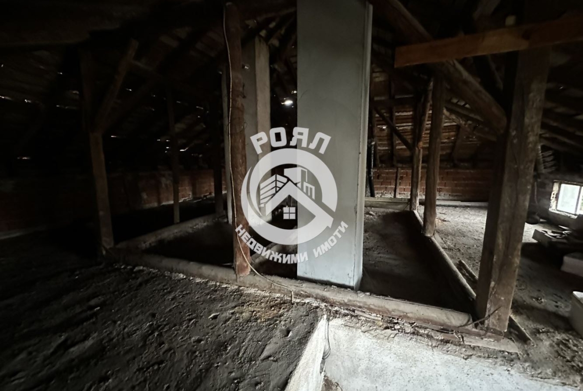 Роял Имоти продава двуетажна къща в гр.Перущица - 0