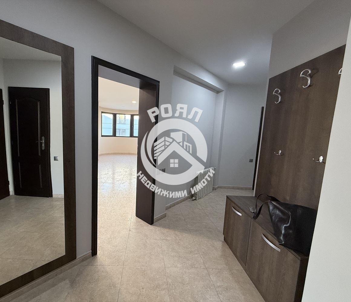 Роял имоти продава Ексклузивно тристаен апартамент, до ключ, Кючук Париж, Пловдив - 0